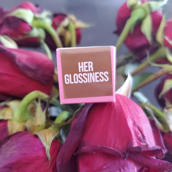 New Jeffree Star Cosmetics Lip Gloss 'The Gloss' in shade 'Her Glossyness'. - Picture 5 of 5